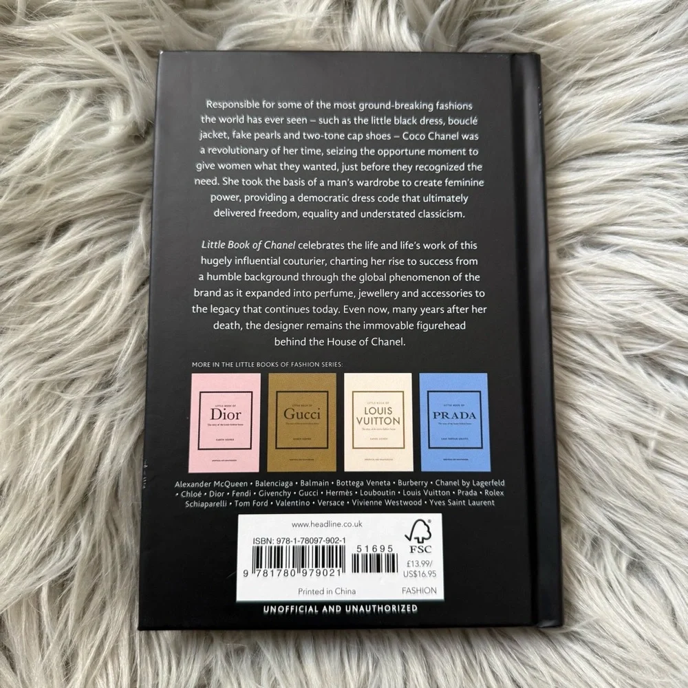 LITTLE BOOK OF CHANEL by Emma Baxter-Wright Hard Cover Book